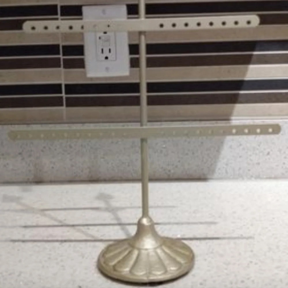 Modern Glam Earring Stand Holder Silver Jewelry Storage Holds Up to 46 Earrings